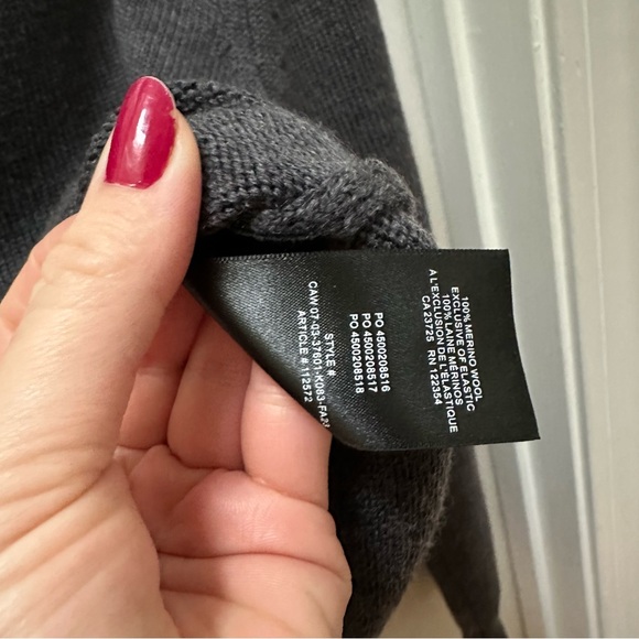 Aritzia Wilfred Free Porch Cardigan Gray V-Neck Button-Up Sweater s small - Picture 4 of 5